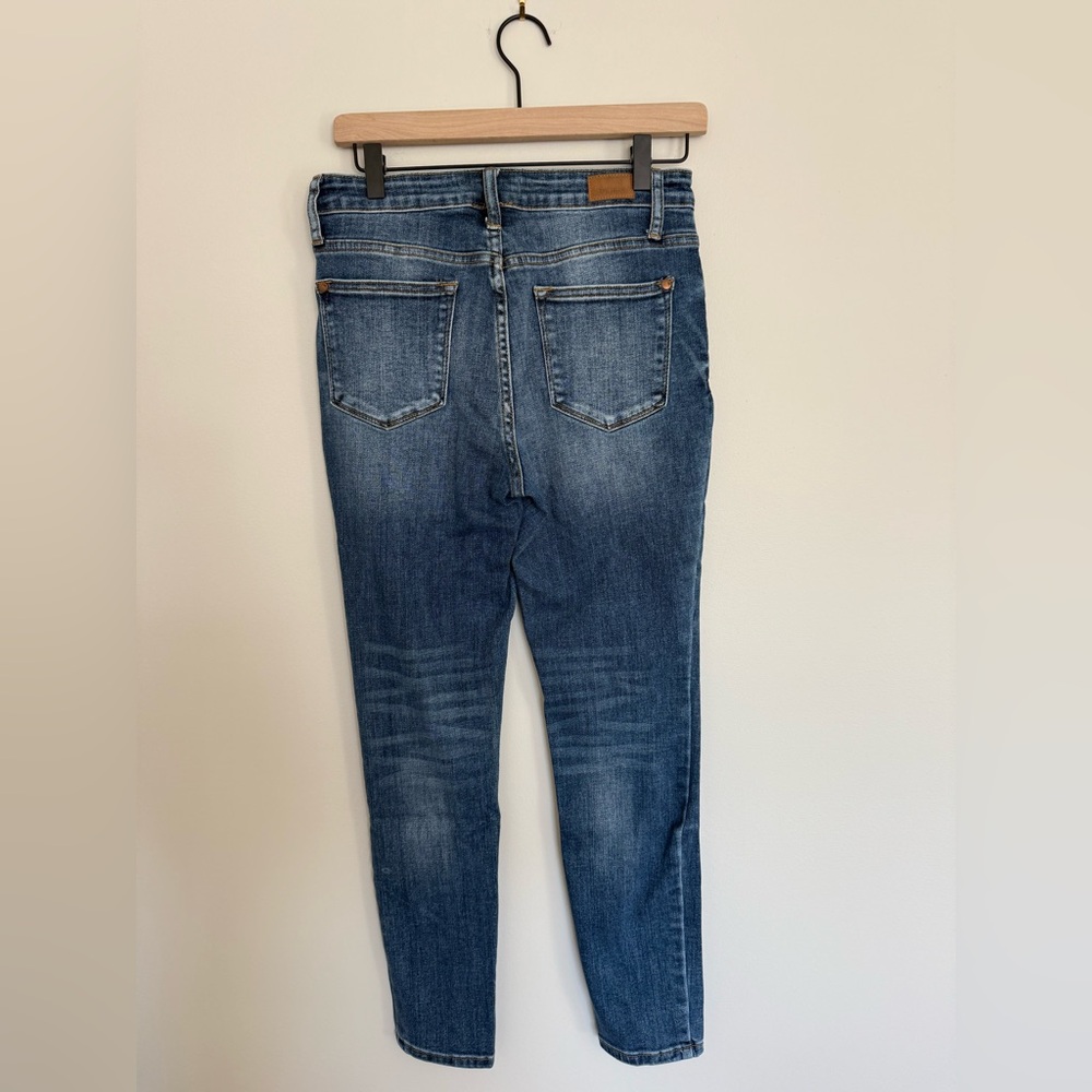 Judy Blue Abbey Relaxed Fit in Vintage Mid-Wash Ankle Jeans size 27 - Picture 3 of 9
